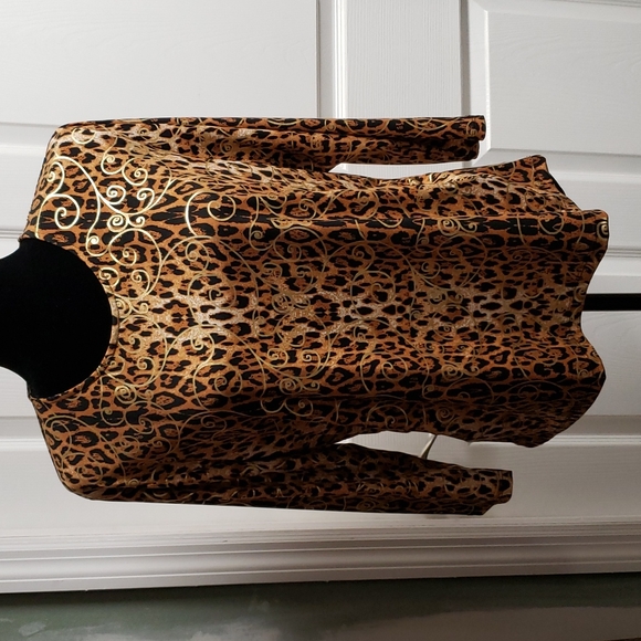 Animal print blouse w/free Necklace PM/M - Picture 2 of 7